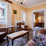Gigi Star Elegant Private In The Heart Of The 200m From The *