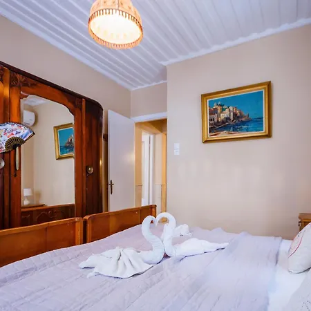 Elegant Private In The Heart Of The 200m From The *